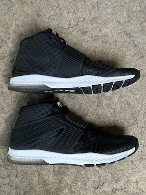 NIKE Zoom Train Toranada-NWOT